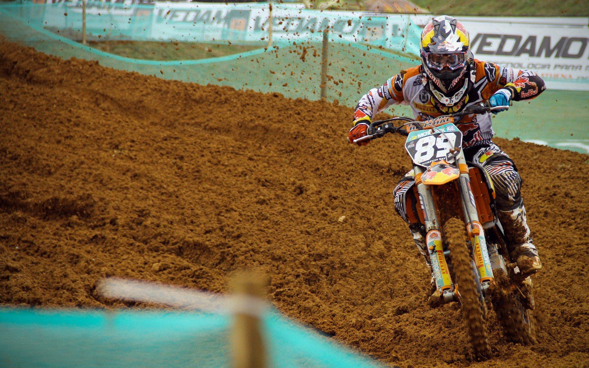 压哨时刻的蓝黑之声，阿坎吉深情剖白加盟国际米兰的抉择与梦想