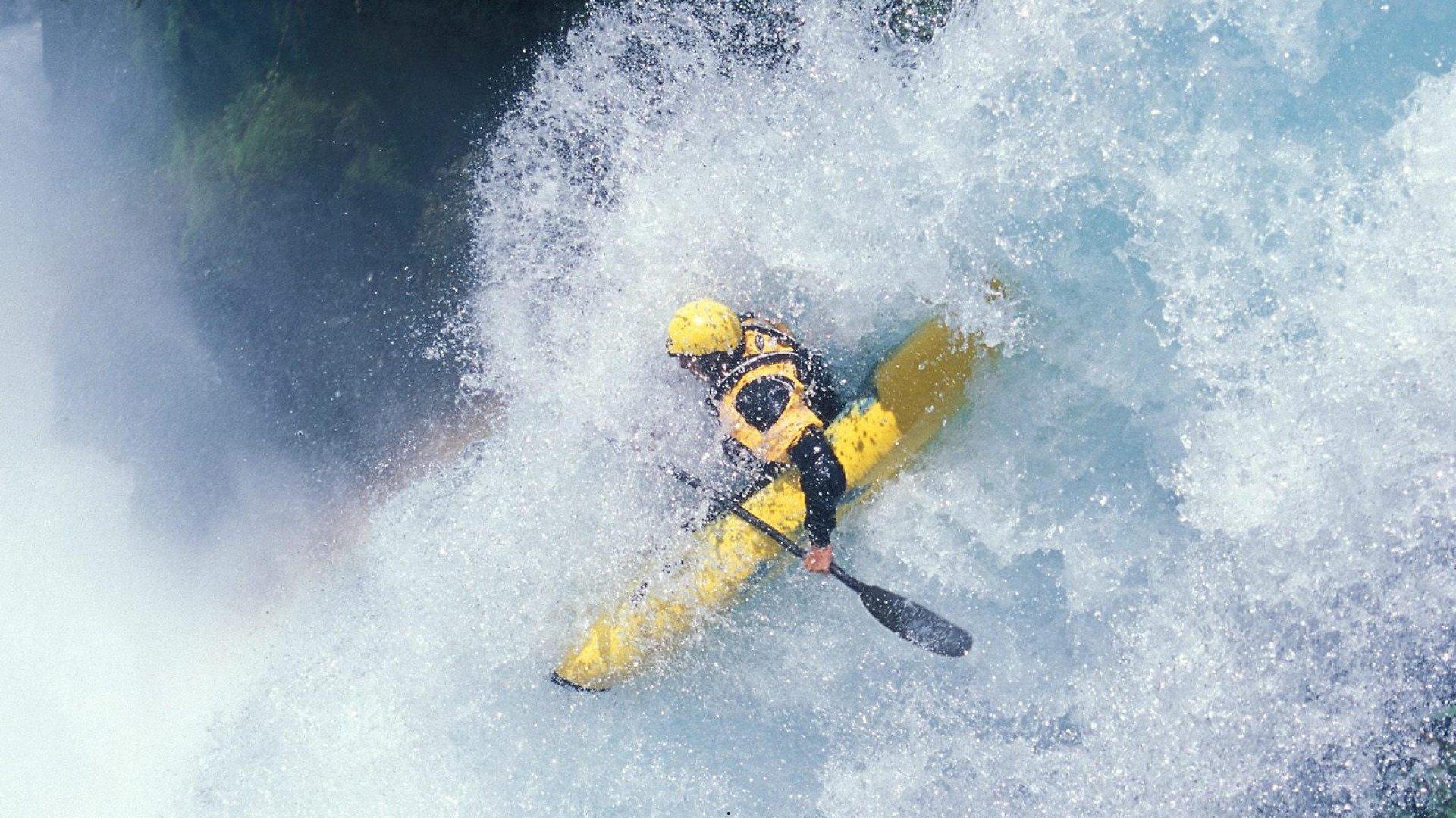 世界杯历史射手王座之争,克洛泽16球封神,大罗15球传奇永驻